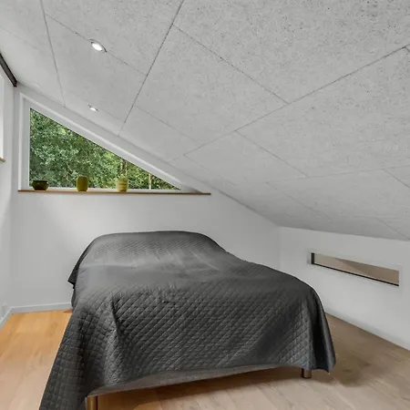Vicente - 14km To The Fjord By Interhome