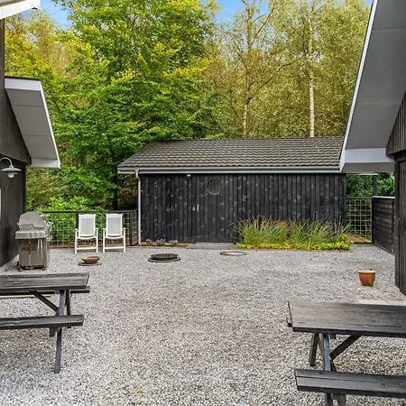 Vicente - 14km To The Fjord By Interhome Års
